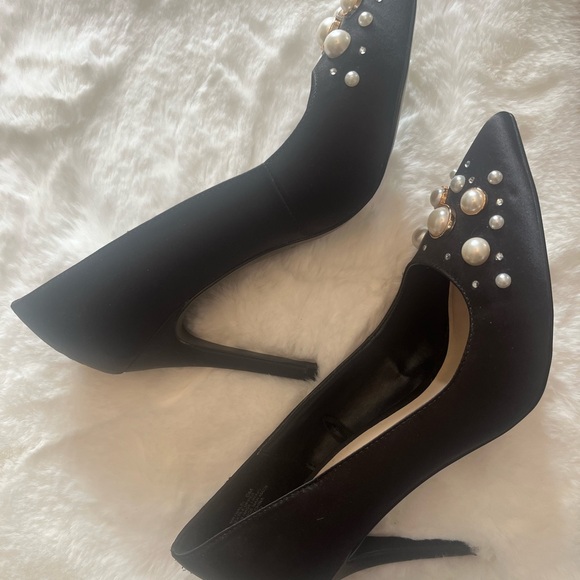 Shoes - Picture 4 of 6